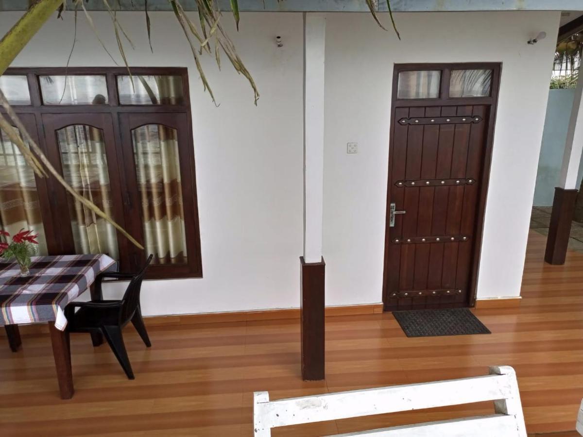 Hotel Rainbow Surf Beach Koggala Esterno foto