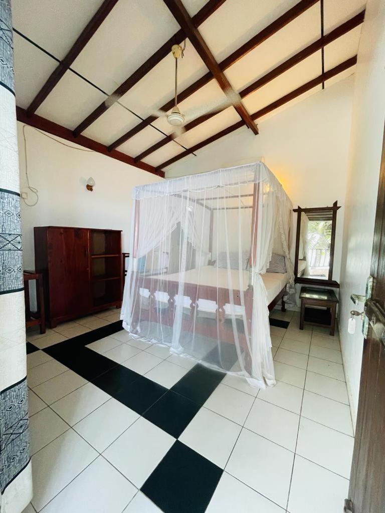 Hotel Rainbow Surf Beach Koggala Esterno foto