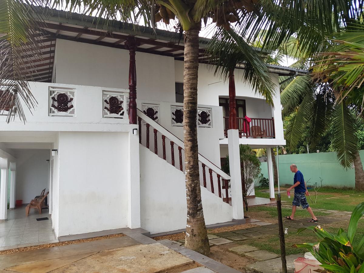 Hotel Rainbow Surf Beach Koggala Esterno foto
