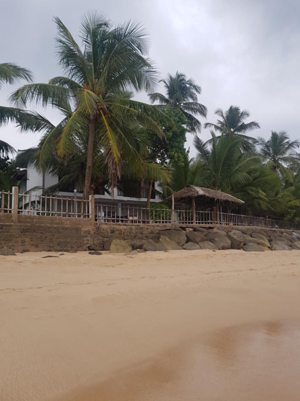 Hotel Rainbow Surf Beach Koggala Esterno foto
