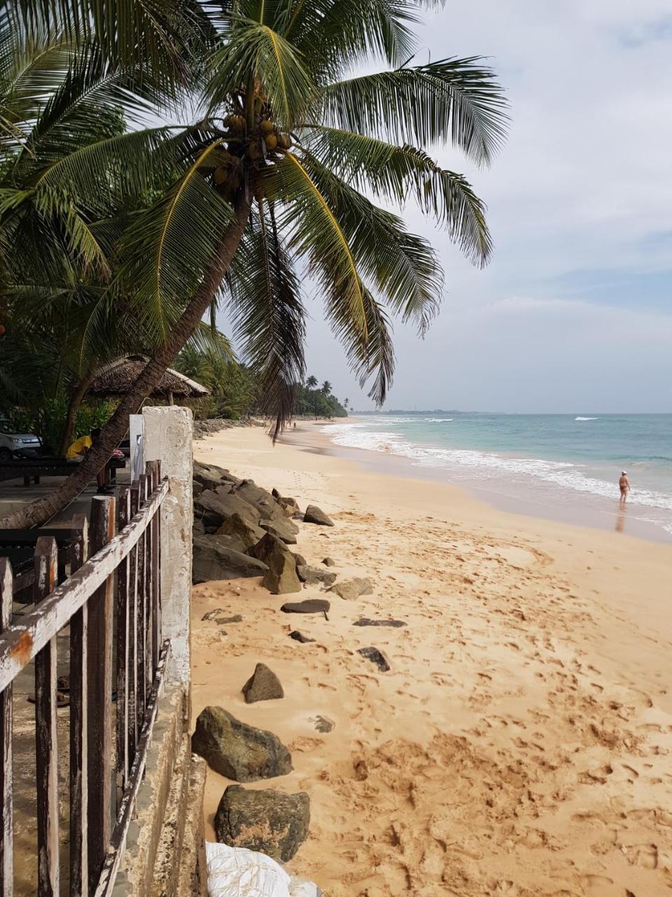 Hotel Rainbow Surf Beach Koggala Esterno foto