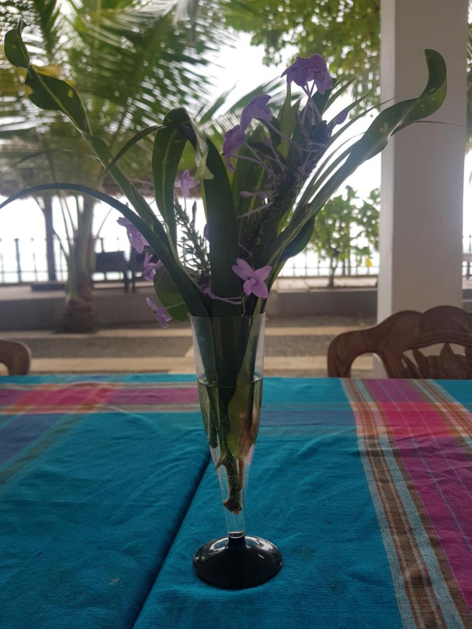 Hotel Rainbow Surf Beach Koggala Esterno foto