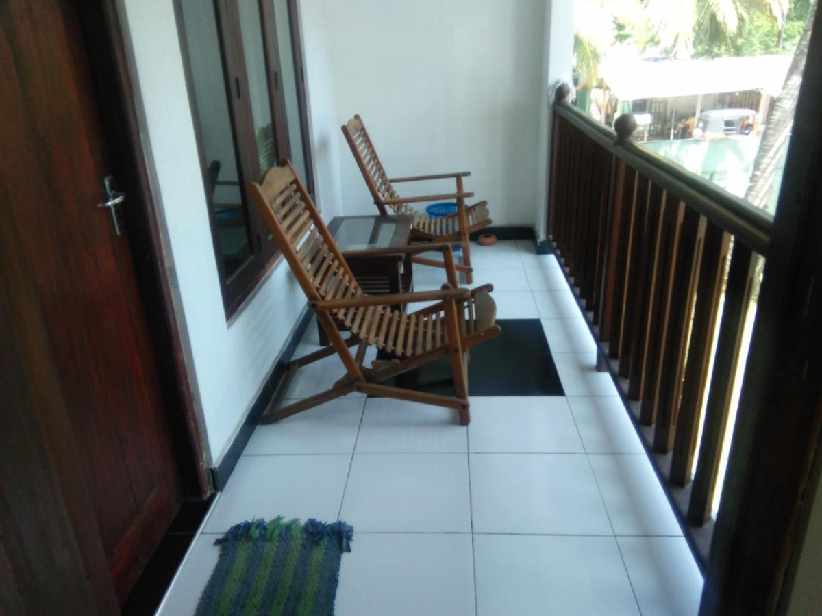 Hotel Rainbow Surf Beach Koggala Esterno foto