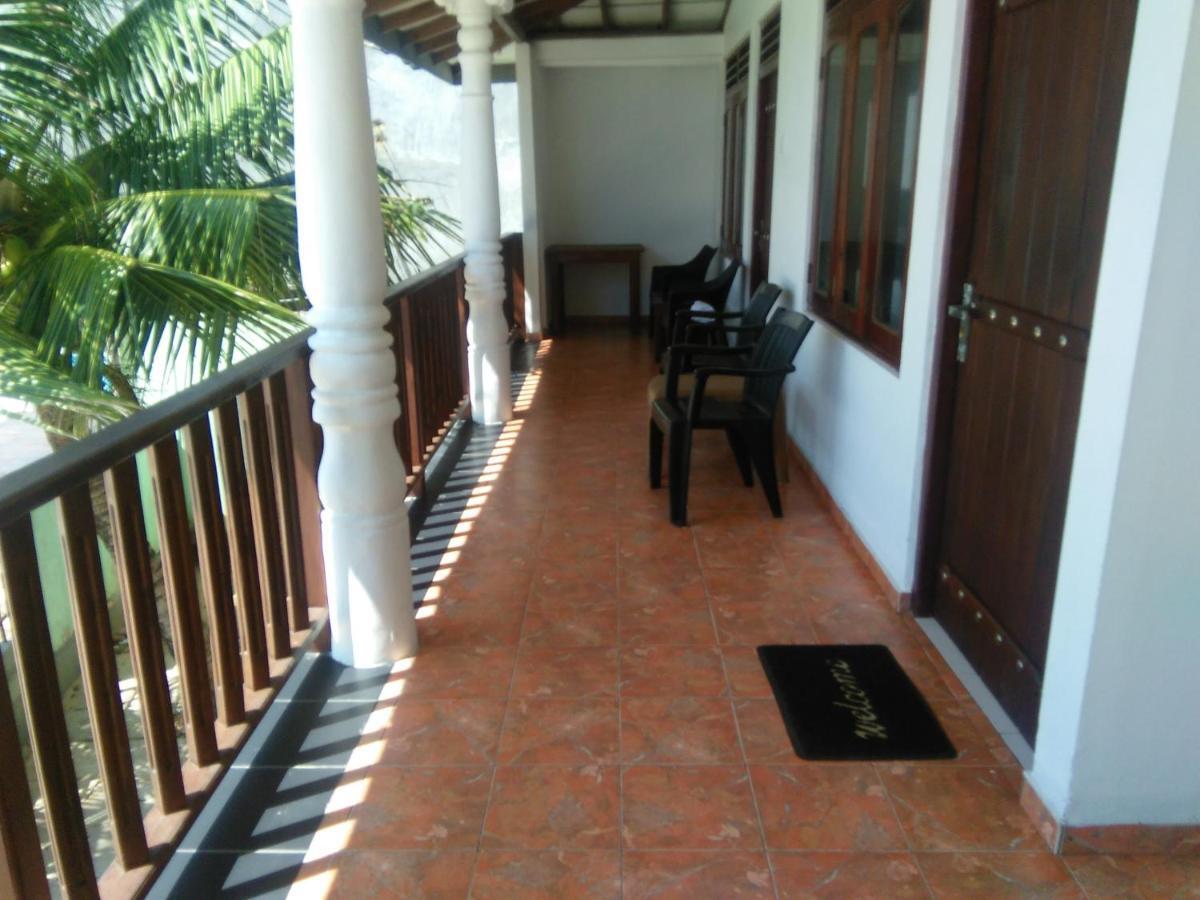 Hotel Rainbow Surf Beach Koggala Esterno foto