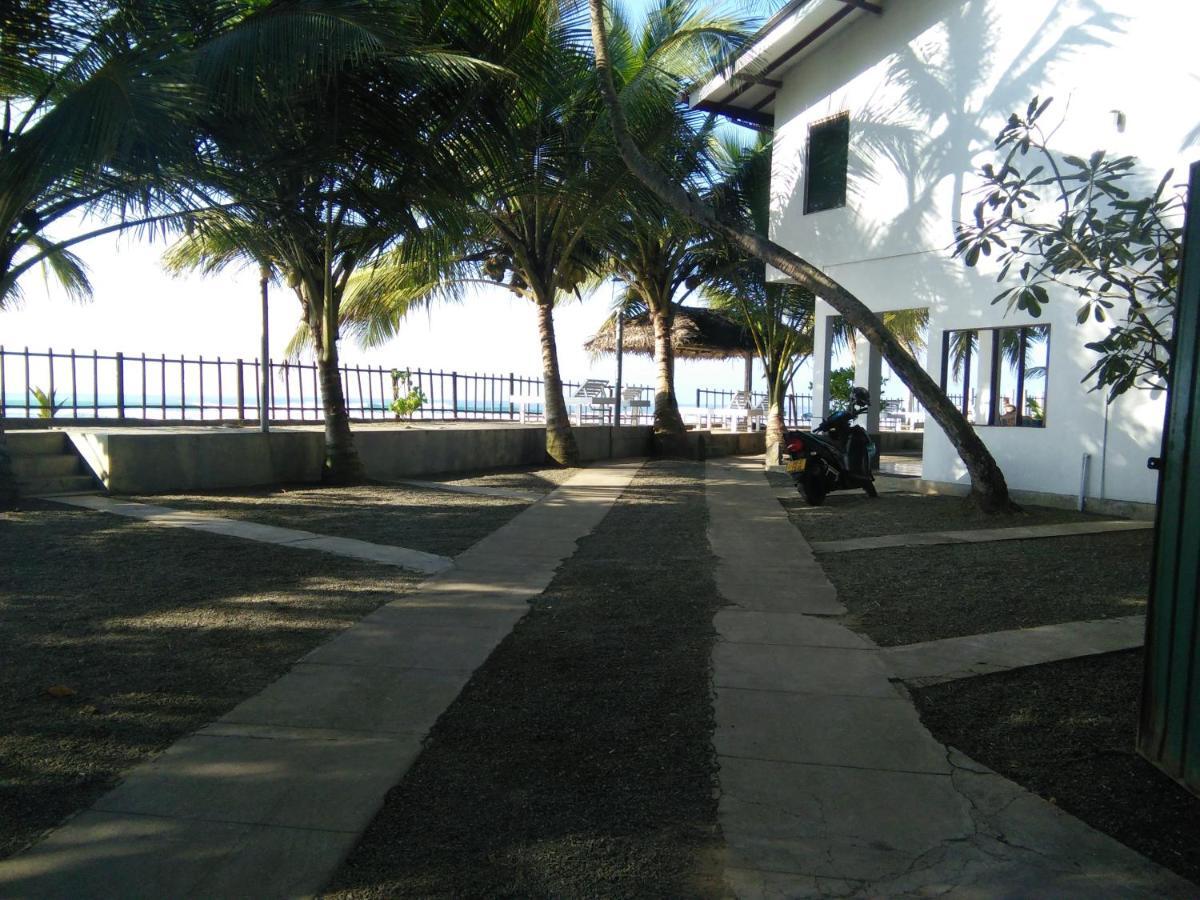 Hotel Rainbow Surf Beach Koggala Esterno foto